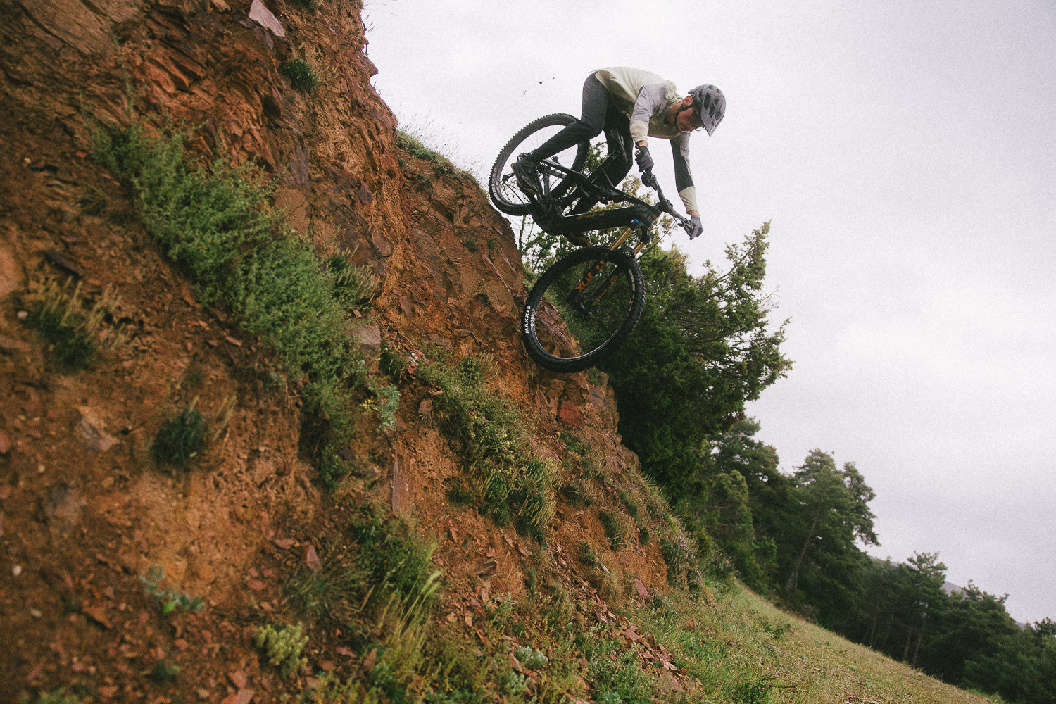 VTT électrique BH iLynx+ NX, moteur Bosch CX 100 Nm, batterie 800 Wh, cadre carbone, split pivot, trail/enduro 140–160 mm, écran Kiox 400C, agile pro.
