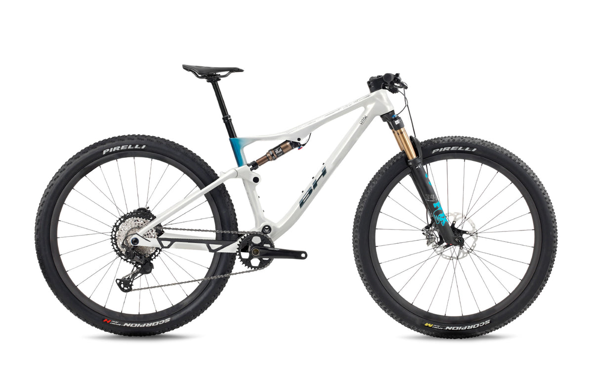 VTT cross-country BH LYNX RACE 8.0, coloris blanc et cobalt