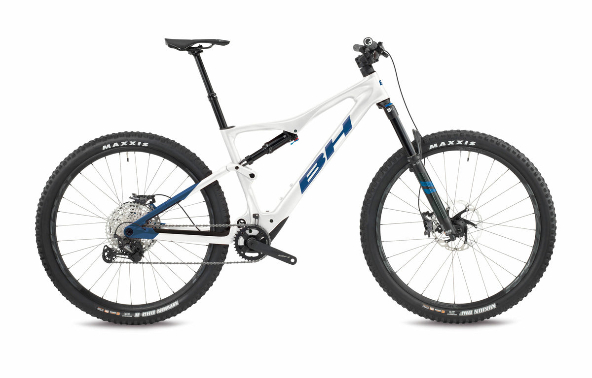 VTT électrique trail BH iLYNX TRAIL CARBON 8.6, coloris blanc et bleu