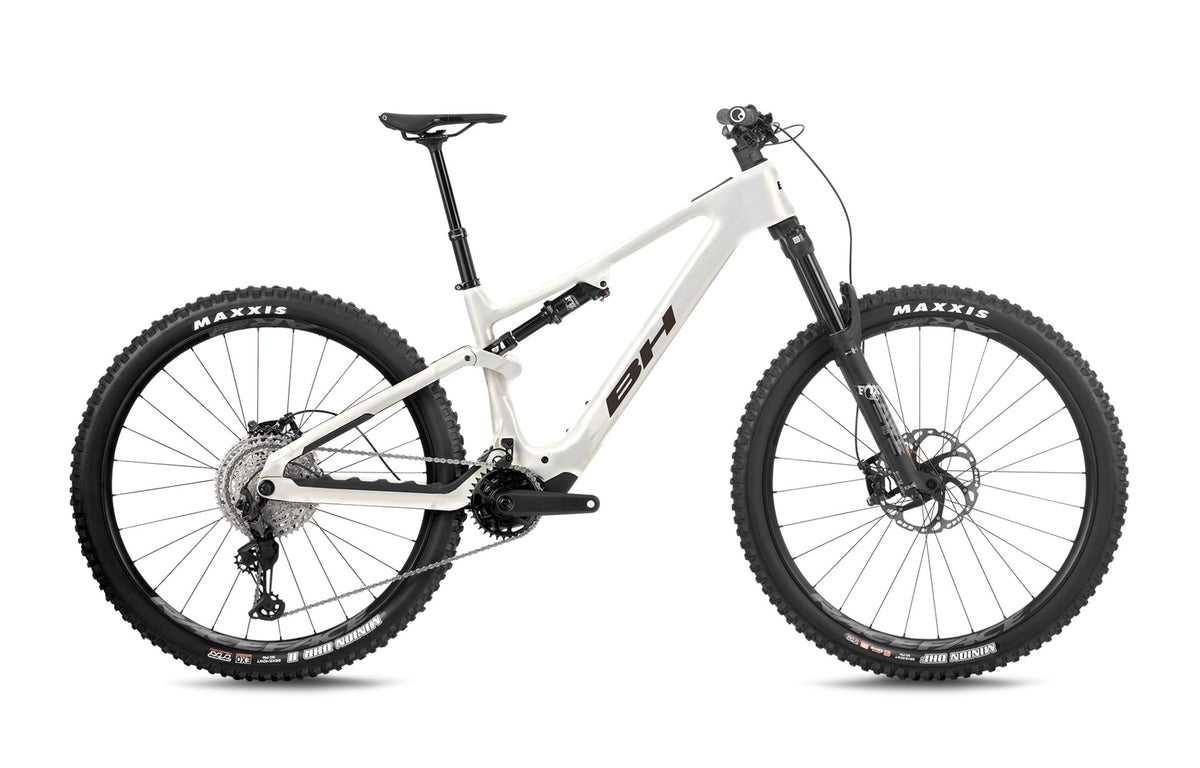 VTT électrique trail BH iLYNX+ DL TRAIL CARBON 8.6, coloris blanc et anthracite