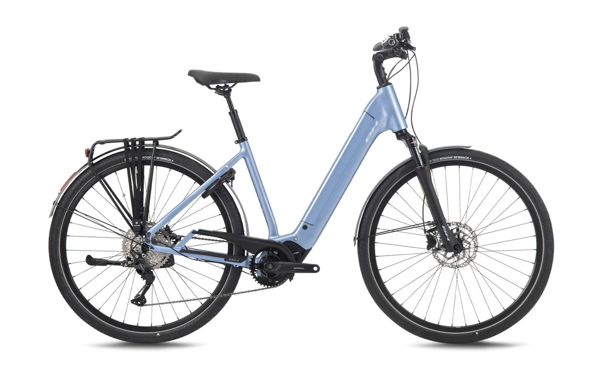 Vélo électrique urbain BH ATOM+ SL CITY WAVE PRO, coloris bleu argenté