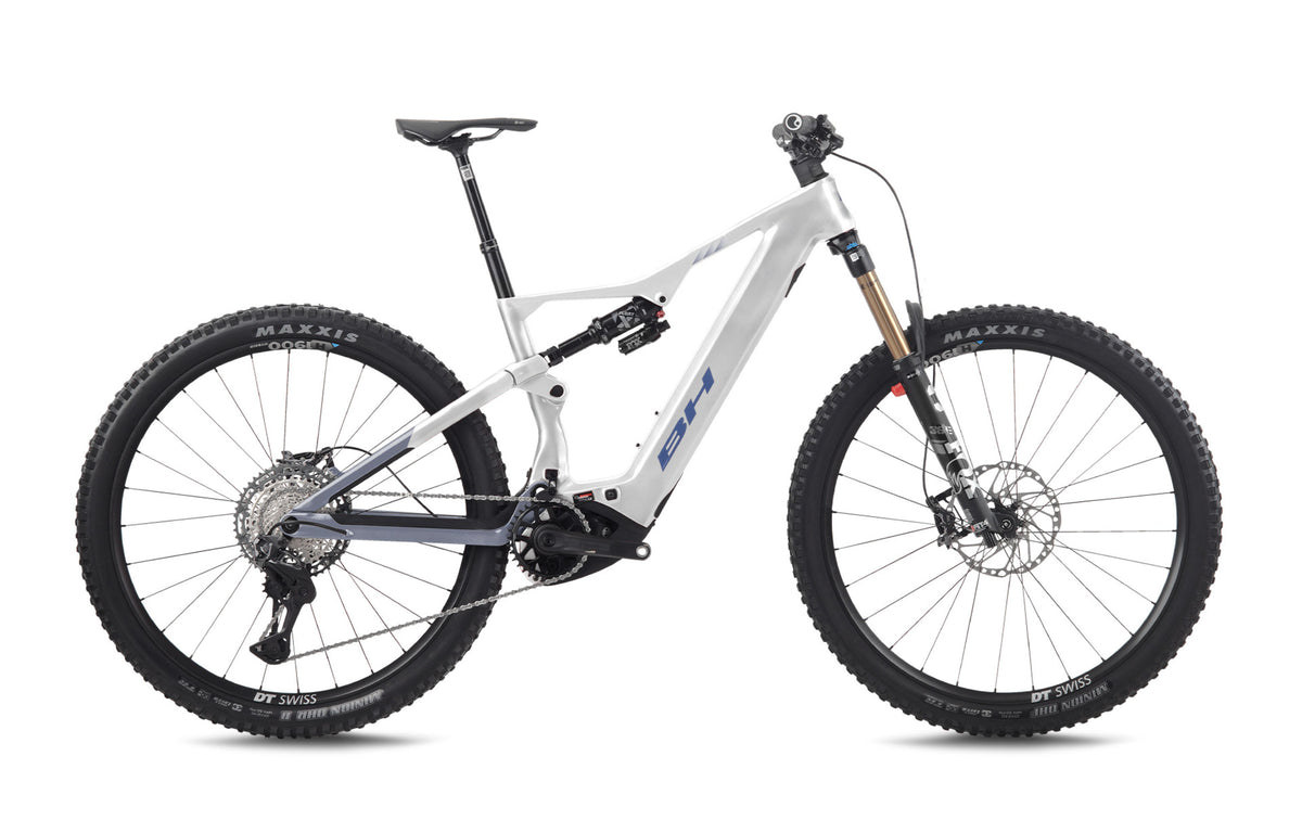 VTT électrique trail BH iLYNX+ NX TRAIL CARBON 8.6, coloris gris clair et cobalt
