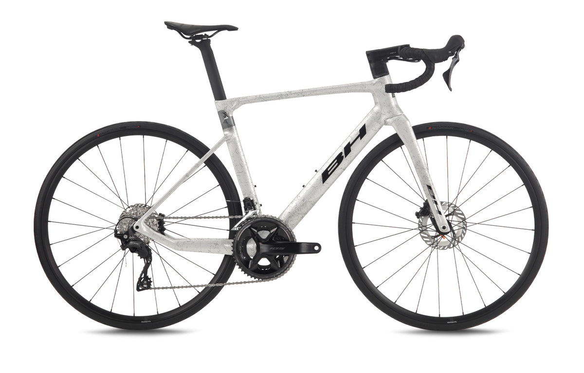 Vélo de route BH RS1 3.5, coloris blanc et carbone