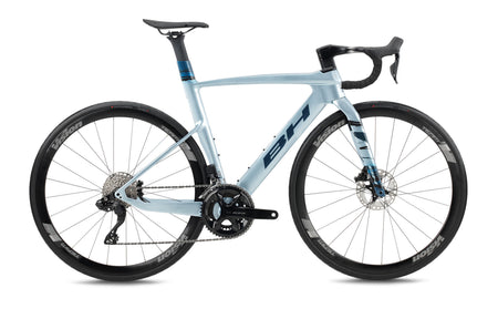 Vélo de route compétition BH AEROLIGHT 6.0, coloris bleu cobalt et argent