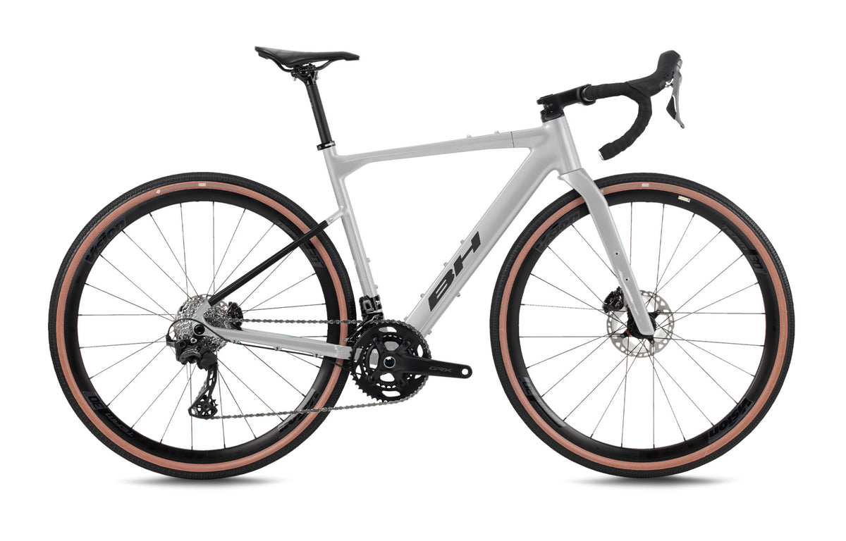 Vélo gravel BH GRAVELX 1.8, coloris gris clair, anthracite et cuivre